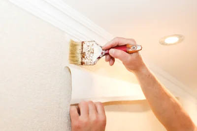 Pose de papier peint à Avesnelles — revêtements muraux et toiles de verre